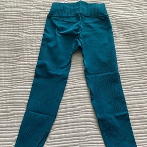 Teal All in Motion seamless leggings size S